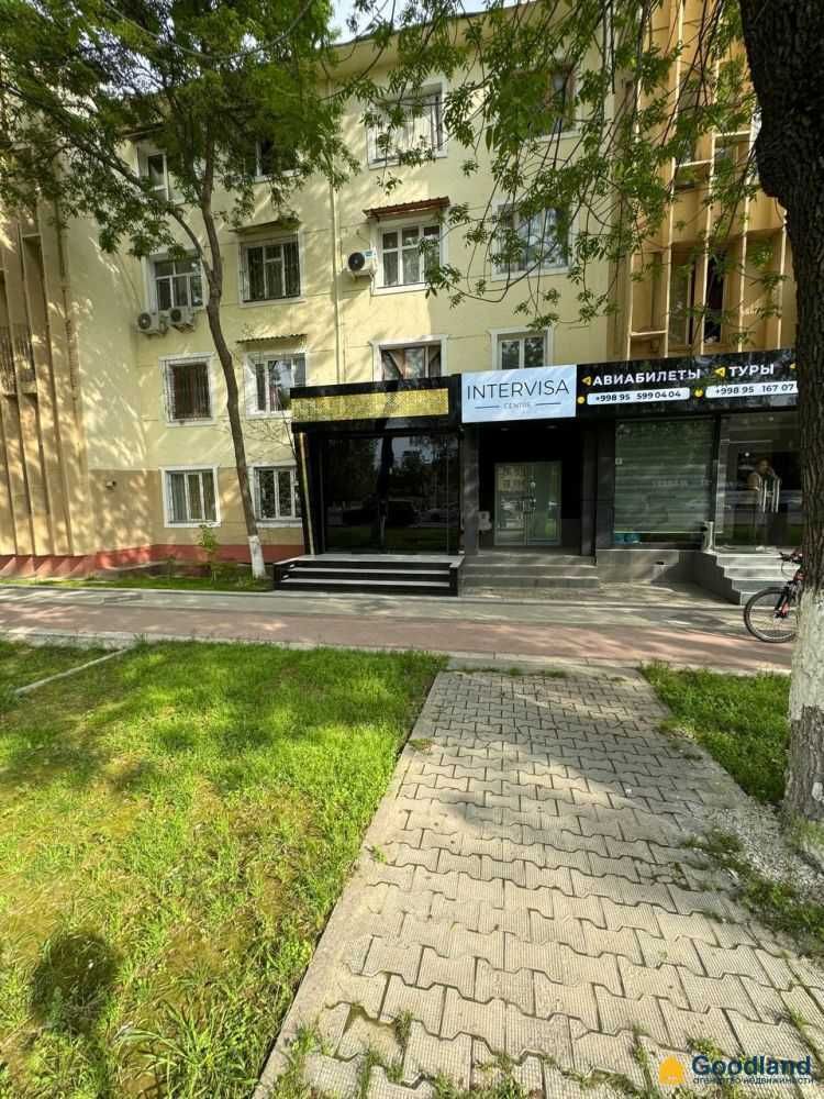 Аренда Офисное помещение 90 м² Ориентир: Братский могила (J2417)