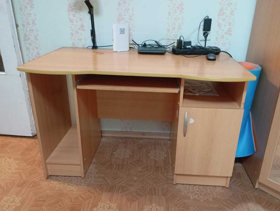 Письменный стол , для компьютера
