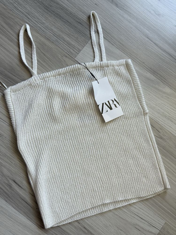 Бял топ и синьо боди ZARA