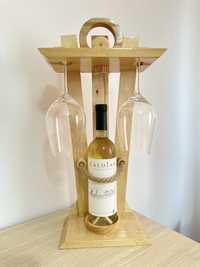 Suport vin din lemn realizat manual