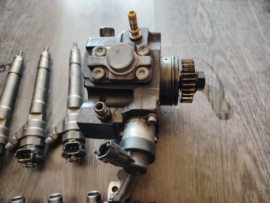 Дюзи ГНП горивна рейка 1.6 дци 131 к.с. Нисан Рено  / Renault Nissan