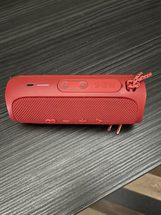 Vând boxǎ JBL flip 5