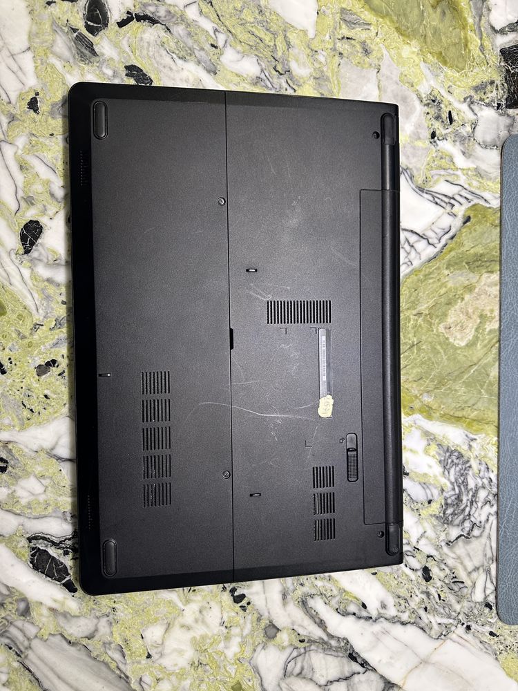 Ноутбук dell p47f