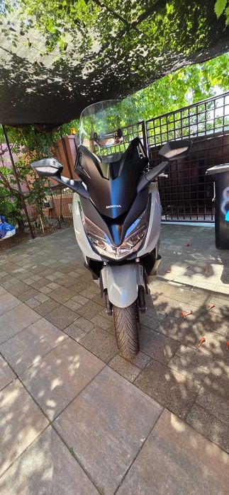 Honda Forza 350 Pret 4.700 euro