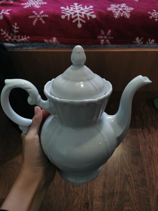 Порцеланов чайник