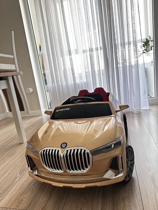 Продам детскую электрическую машину