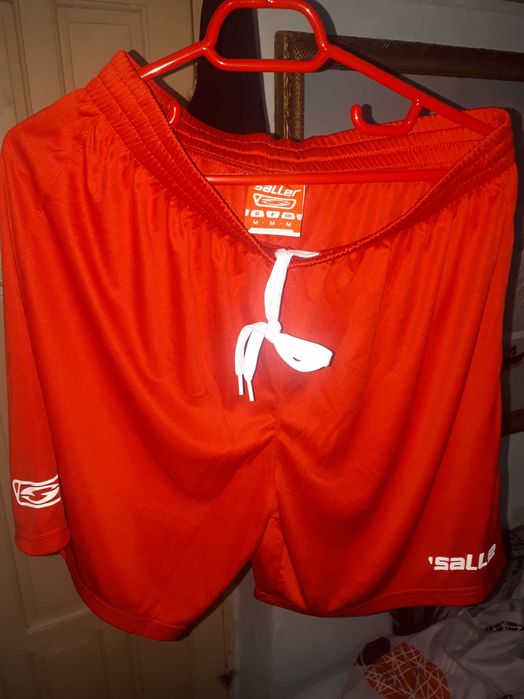 Tricou UTA ARAD cu autografe - Banii merg la un baiat bolnav