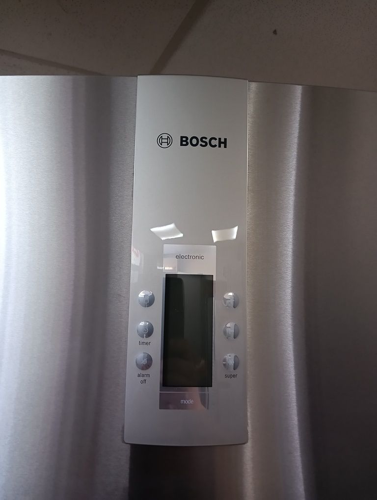 Като нов иноксов комбиниран хладилник с фризер Bosch 2 години гаранция