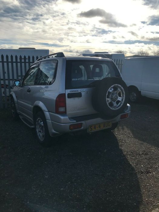 Suzuki grand vitara 2.0i на части