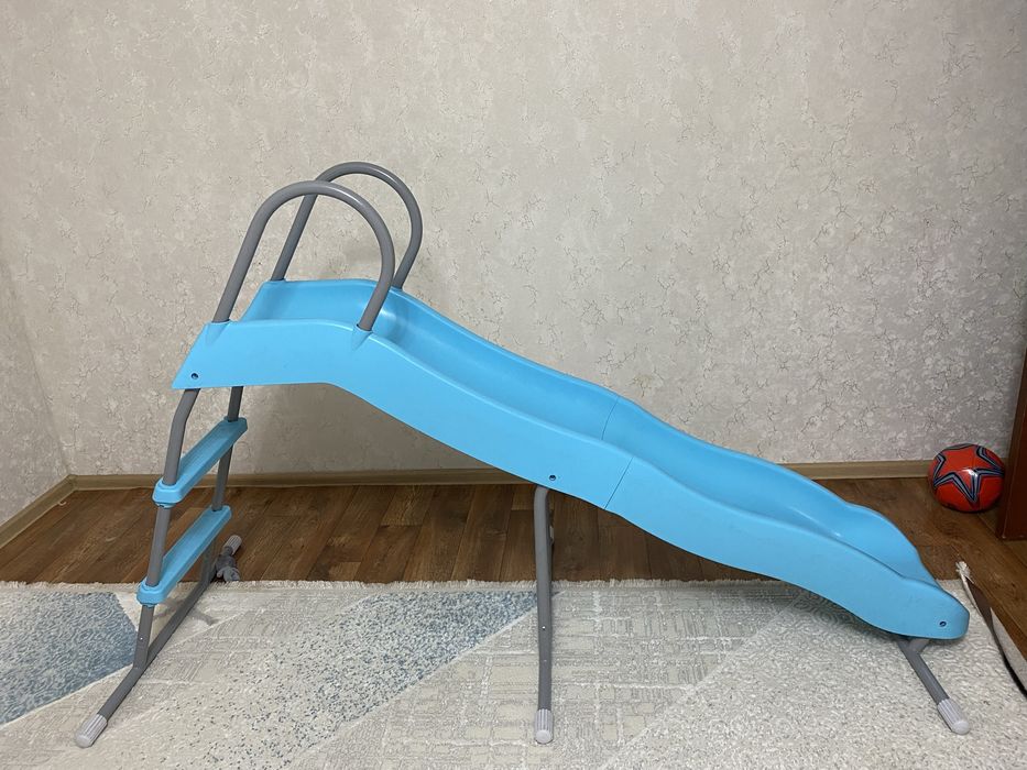 Детская горка, синяя горка для детей.
