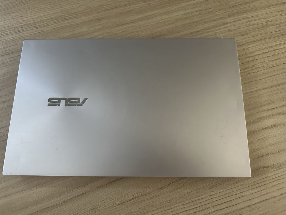 ASUS ZenBook i7