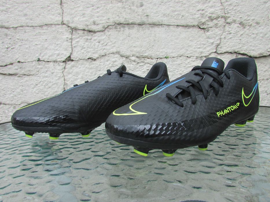 Футболните обувки Nike Phantom