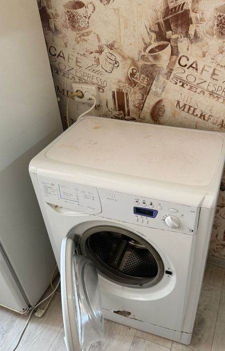 Продам нерабочую стиральную машину.