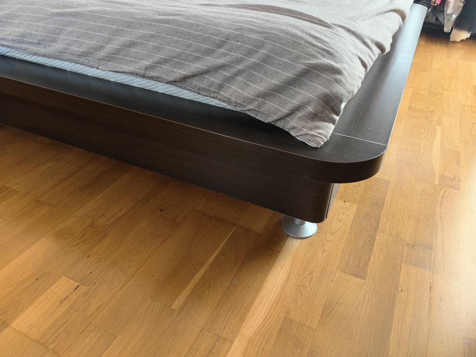 Спалня + 2 бр. нощни шкафчета