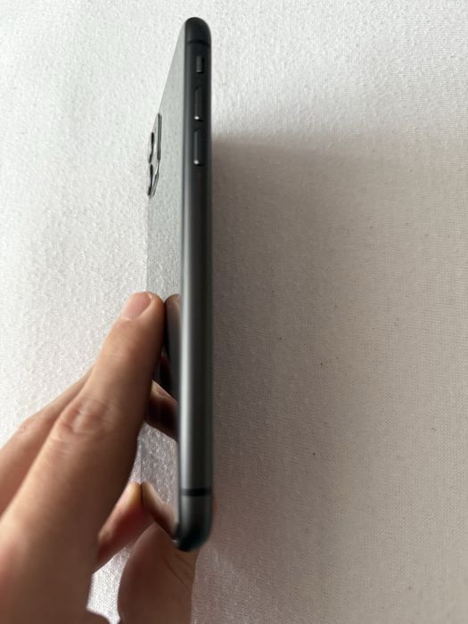 iPhone 11 Black 128GB + incarcator + casti + husă