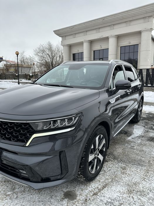 Киа Соренто 2022г один хозяин с автосалона, срочно !