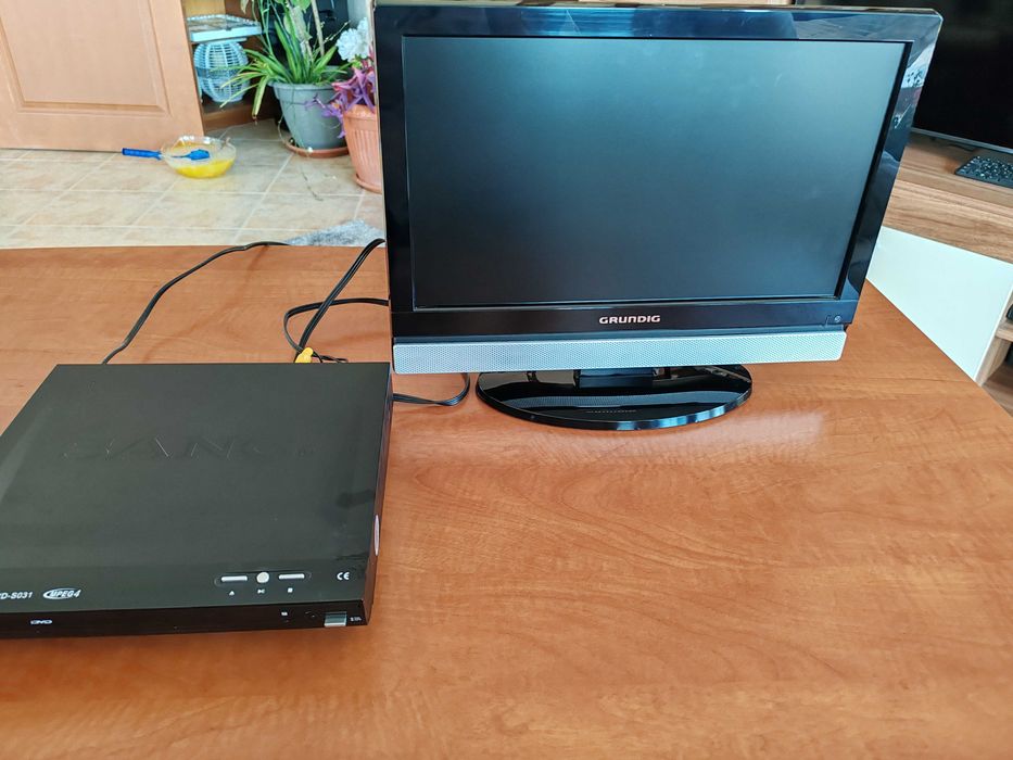 Монитор 16" с DVD