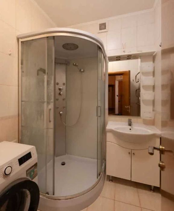 Дава се под наем Двустаен апартамент в София, Център - 65 кв.м за 418.2 € - Снимка #4