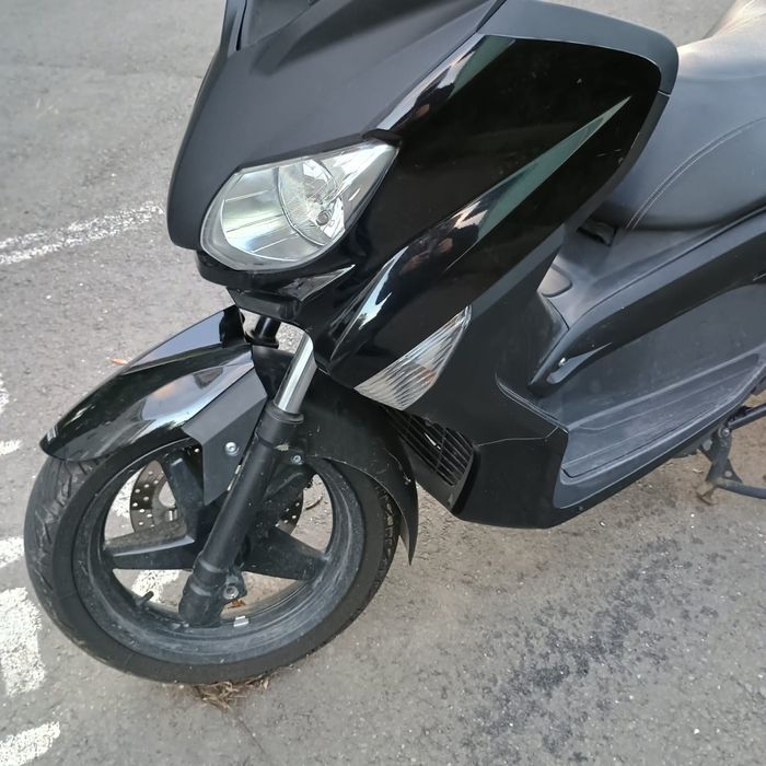 Yamaha - XMAX 250