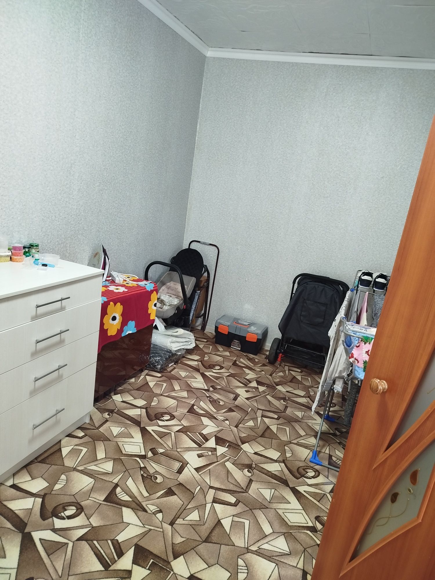Продам 3-х комнатную квартиру в Западном на 2 этаже,