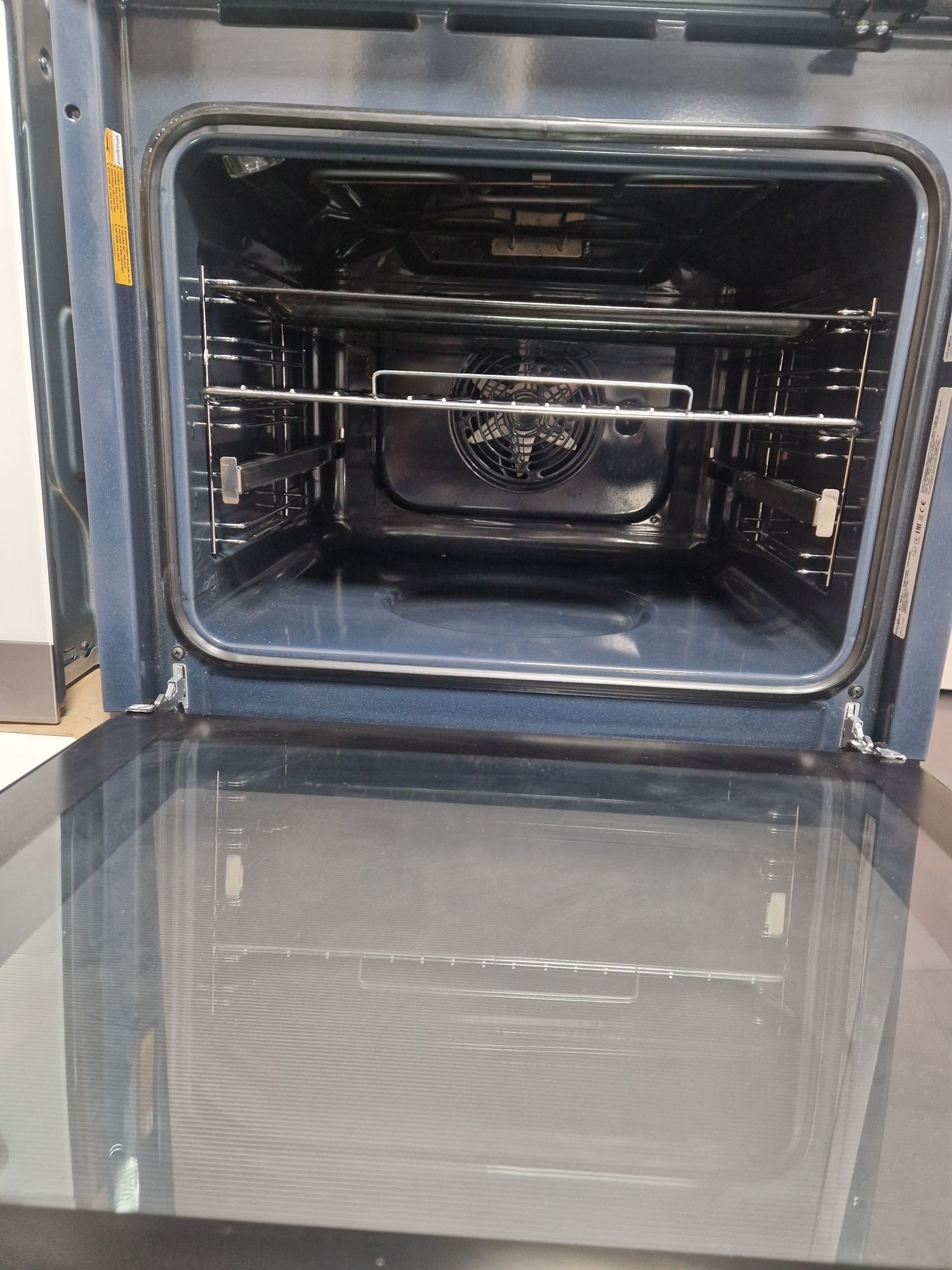 Фурна за вграждане Whirlpool 72 литра
