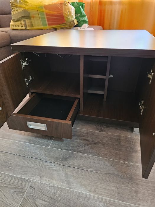 Masuta  living/sufragerie