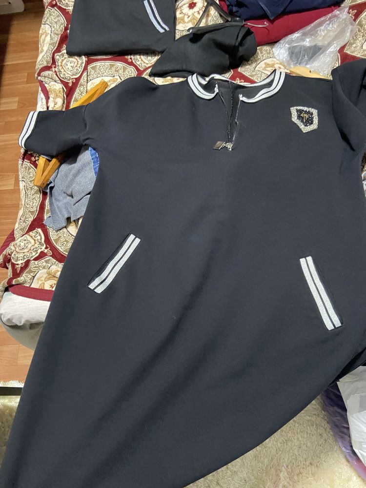 Продам одежду дешево.