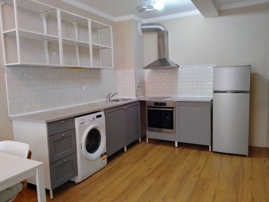 Продава се Двустаен апартамент в Варна, Бриз - 100 кв.м за 995 €/кв.м - Снимка #2