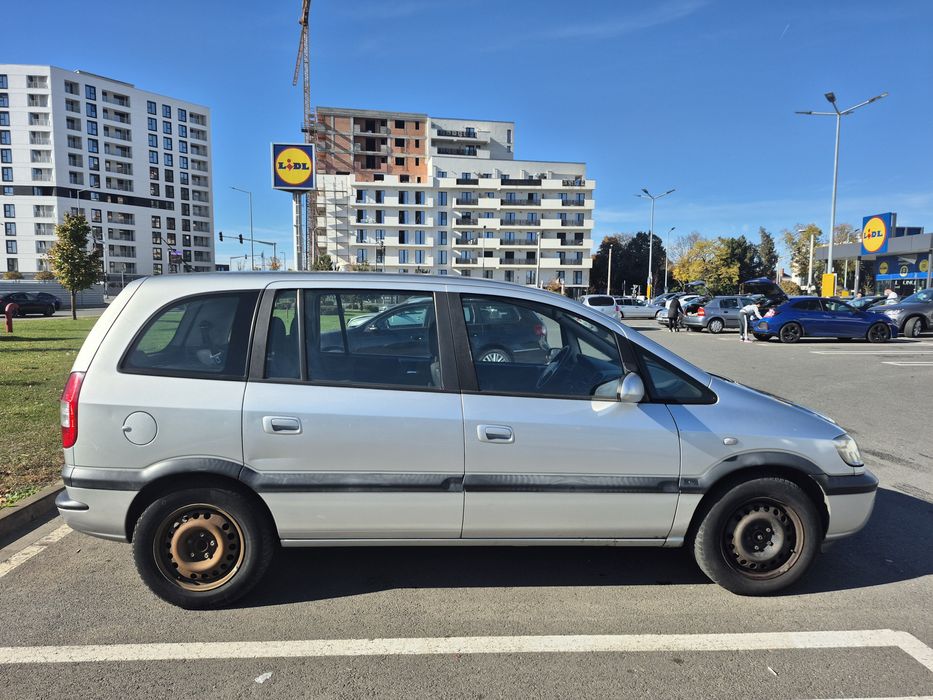 Vând Opel Zafira 2003
