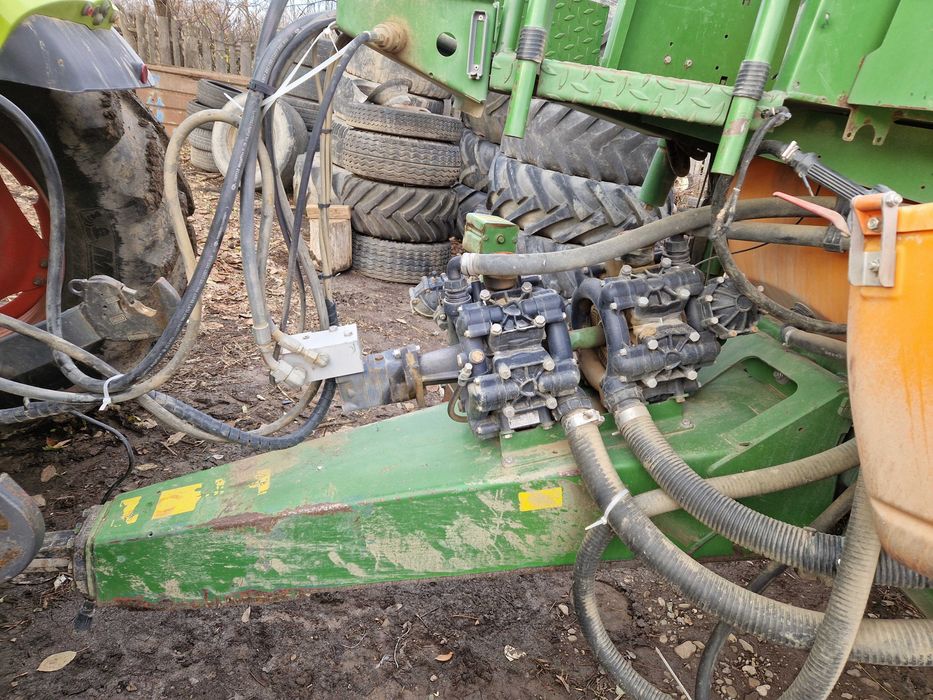 Vand masina erbicidat AMAZONE UX 5200 LITRI 24M