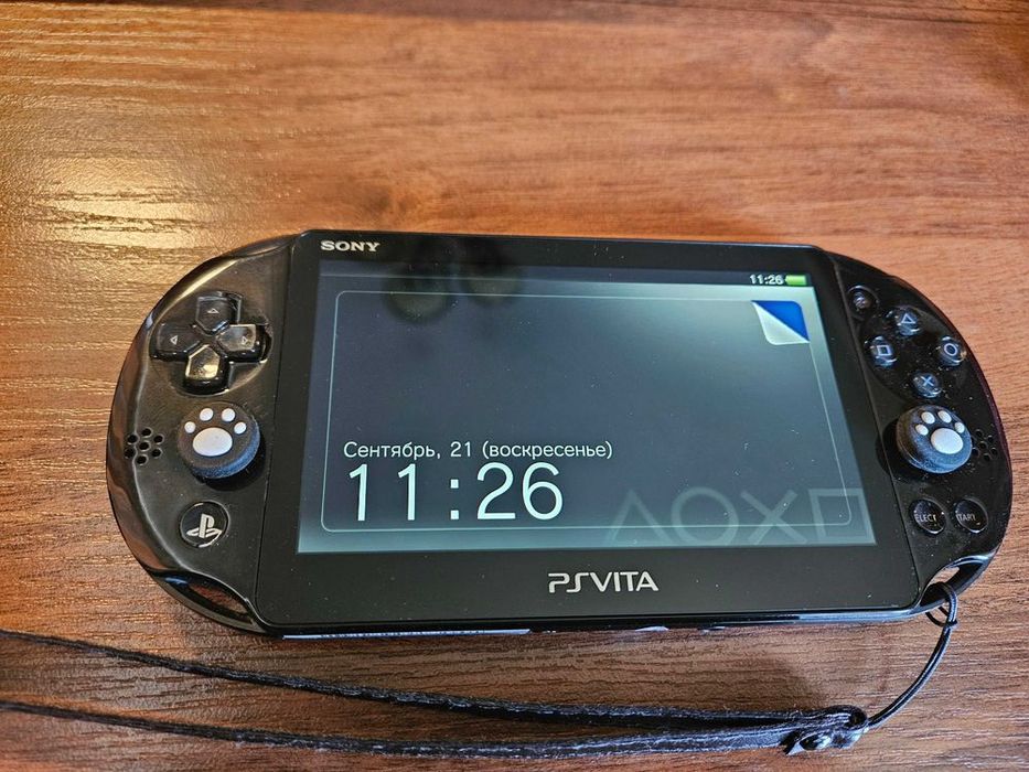 Sony PS Vita 2000 в отличном состоянии