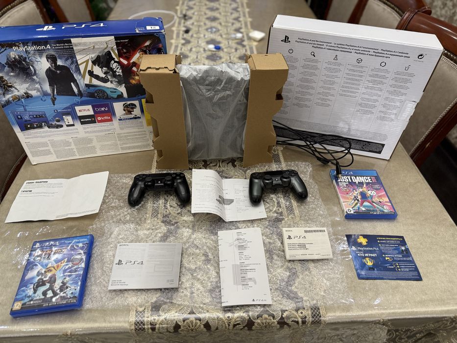 Продам playstation 4 slim box 1tb