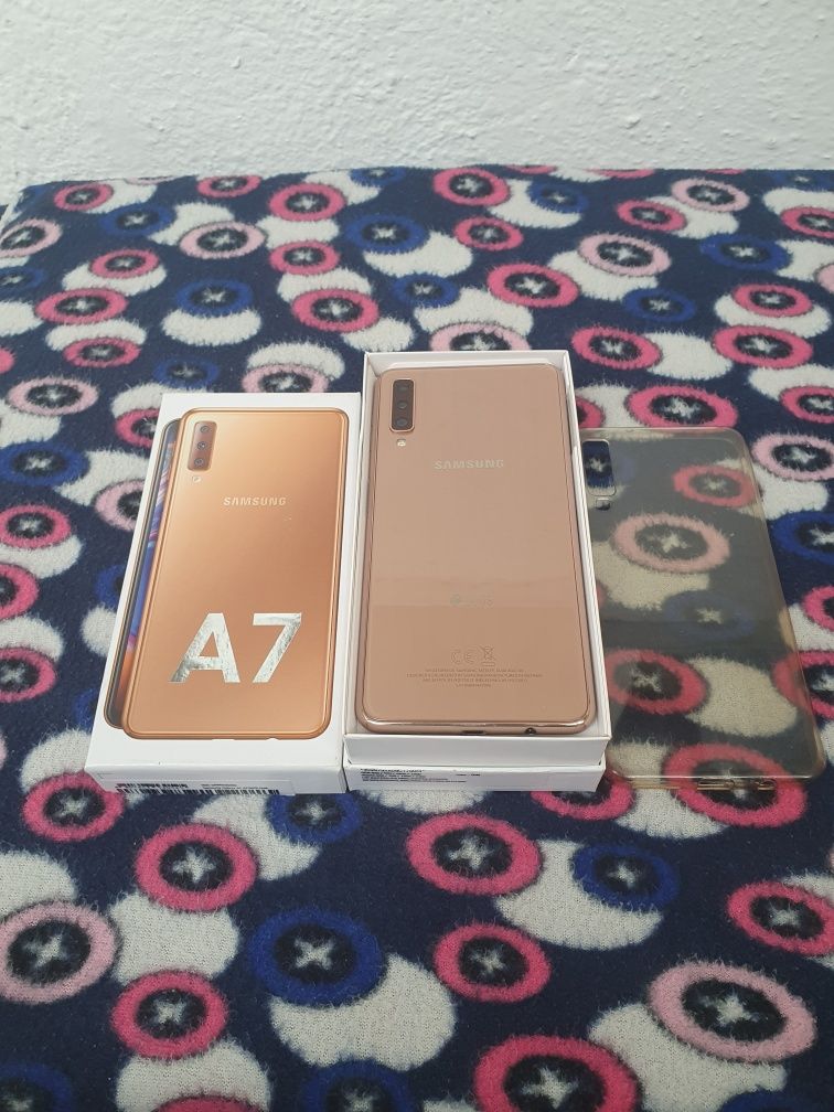 Samsung   A7  2018   Gold