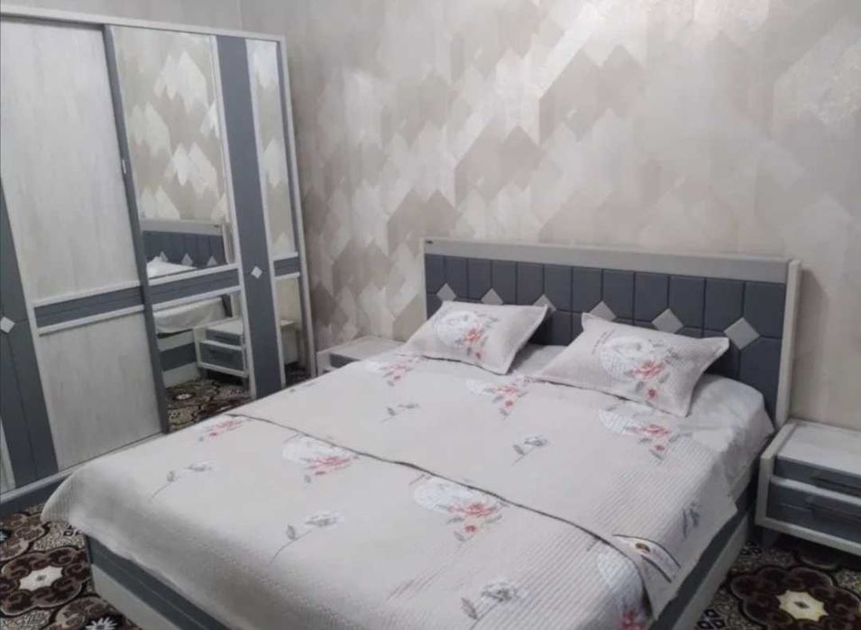 1500 тенге Час. 1-комнатная Центр. Абая 151