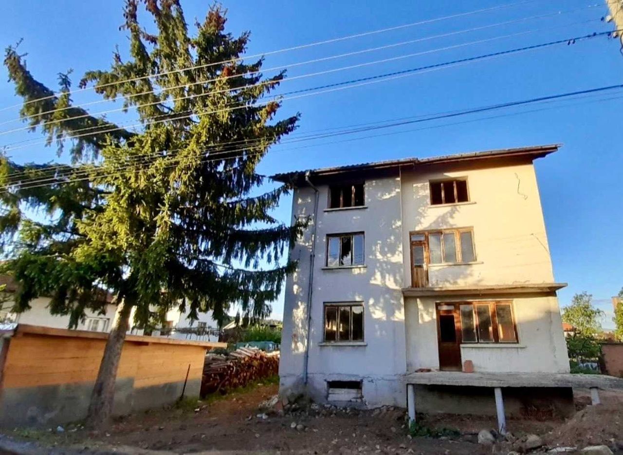 Продава се Къща в Долна баня - 320 кв.м за 466 €/кв.м - Снимка #10
