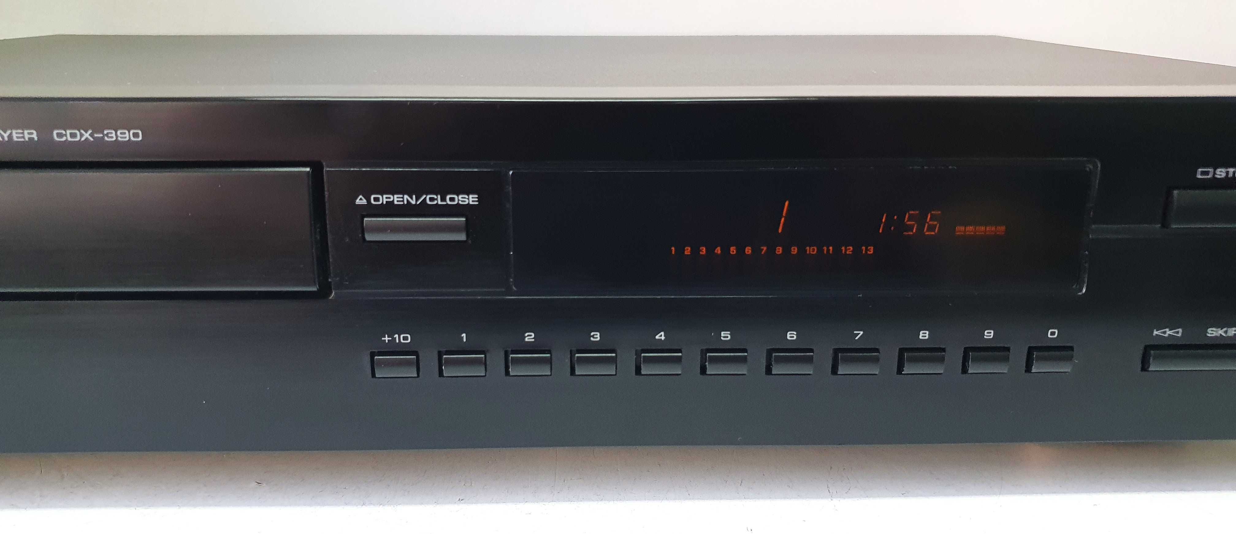 Yamaha CDX 390 player muzica CD muzica
