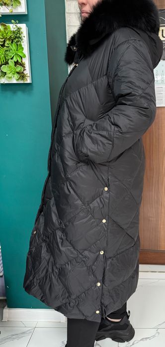 Дамско дълго яке с естествен косъм на качулка