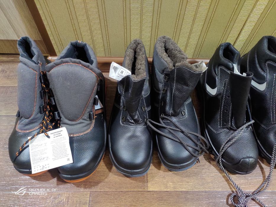 Продается спец.обувь ботинки зимние,летние.