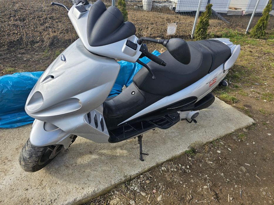 Vând malaguti 250cc + casca  sau schimb cu bicicleta electrica