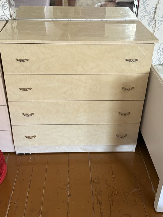 Комод для спальни и вещей