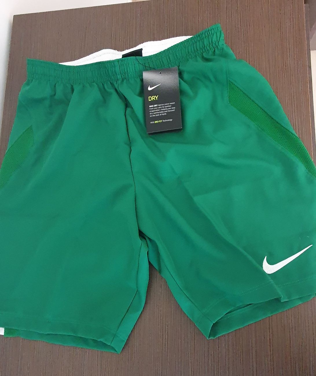 Pantaloni scurți Nike