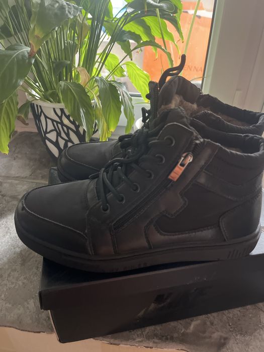 Зимнее полуботинкт италия обсалютно новый качестный