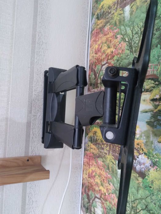 Продам кронштейн к телевизору.