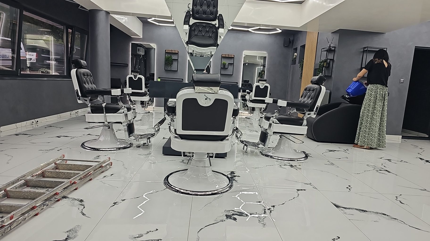Inchiriere post lucru/ scaun frizer/barbershop