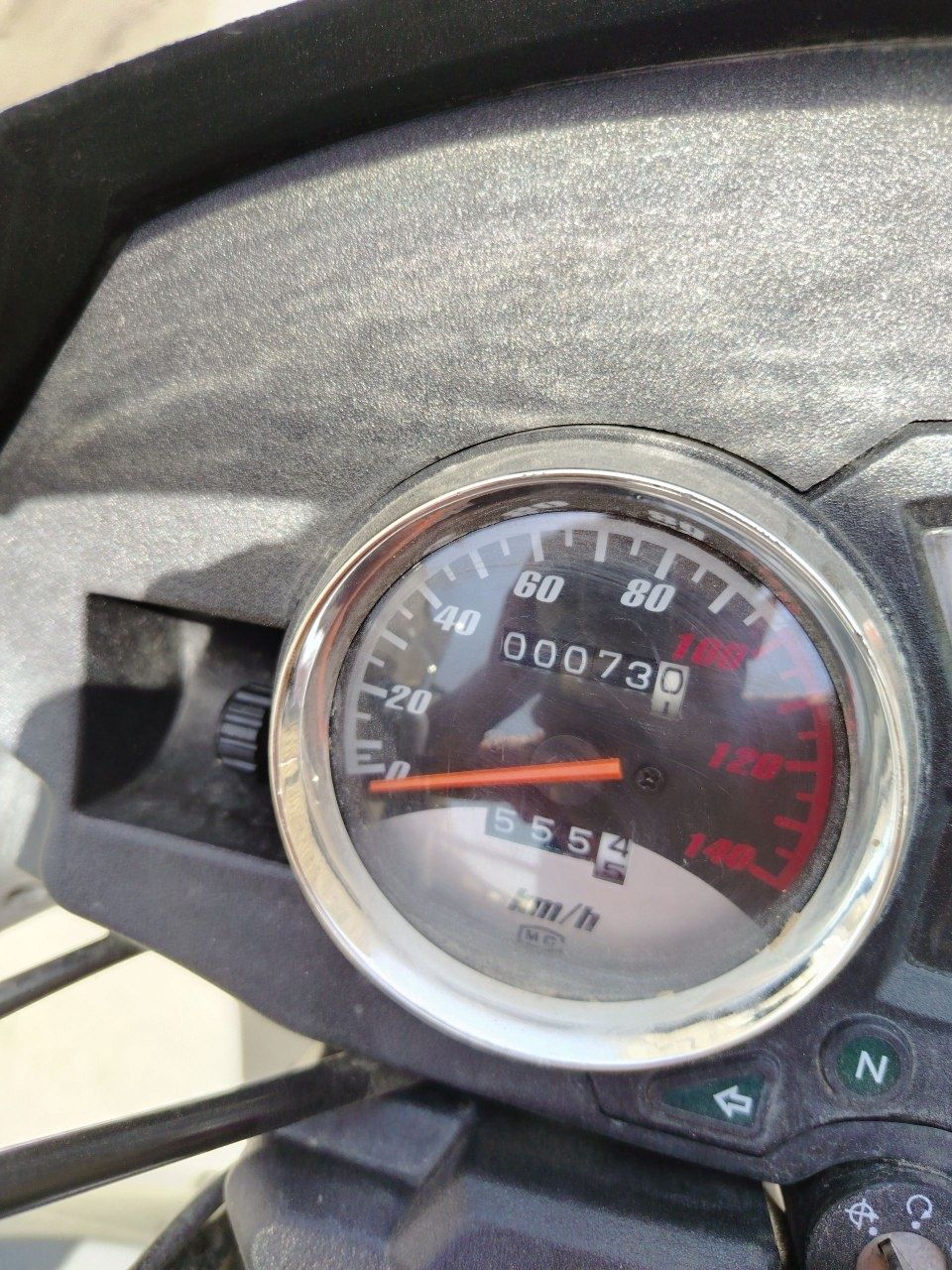 Moto lochin yuk tashuchi