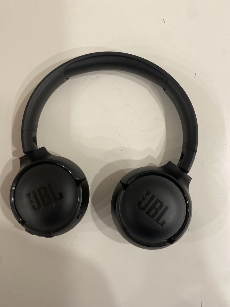 Наушники JBL почти не использовались  как нов︎ые