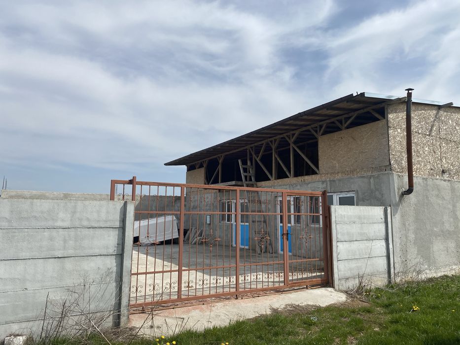 Teren + constructie de inchiriat