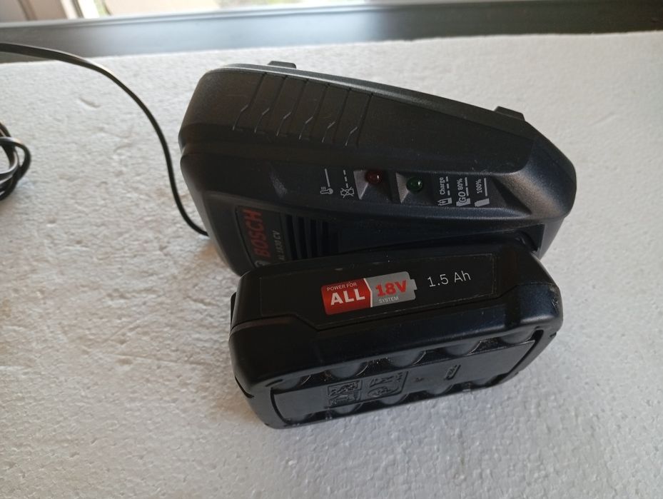 Încărcător și acumulator Bosch 18 v