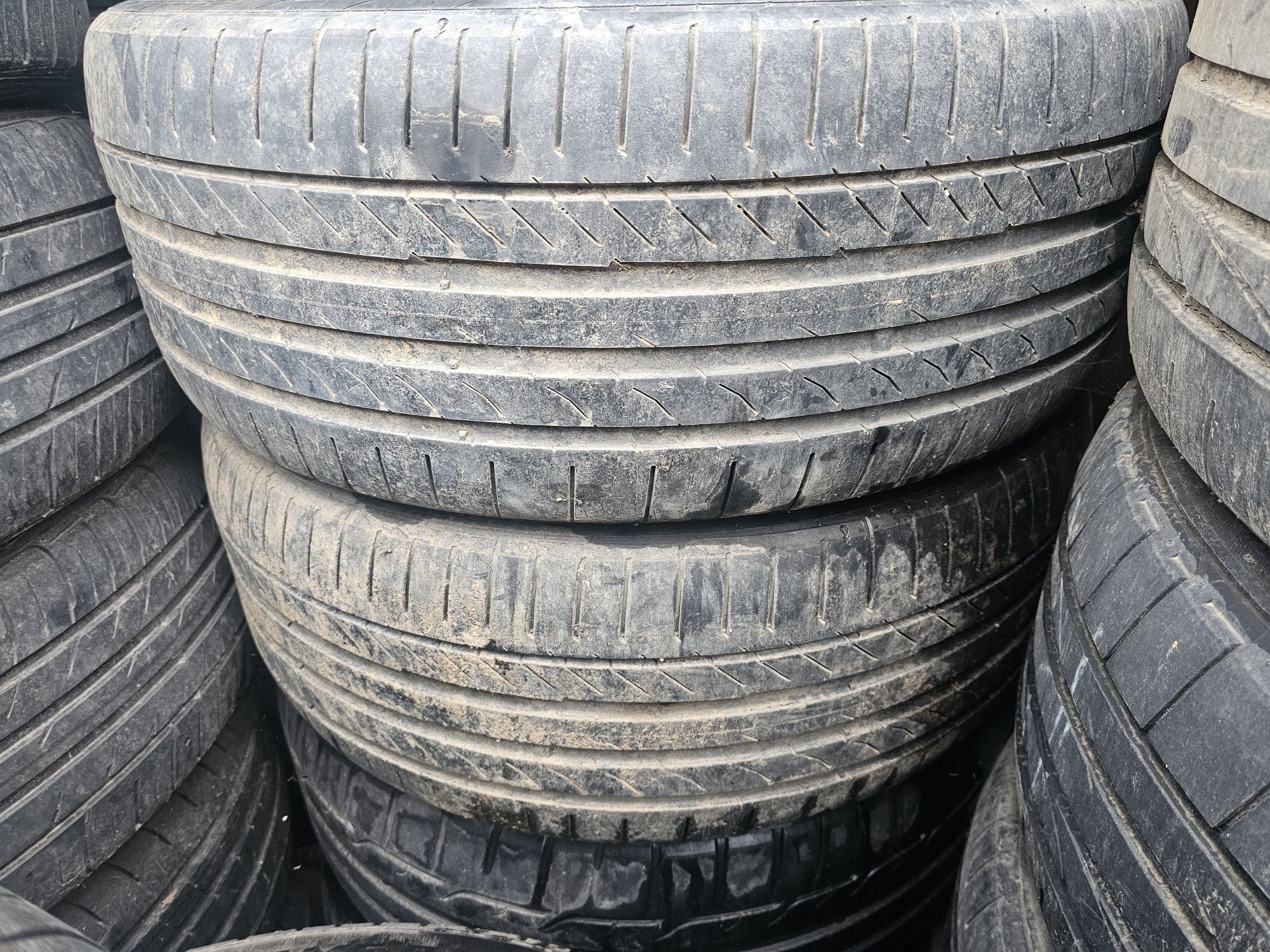 Set 2 anvelope 235/45R19 vara