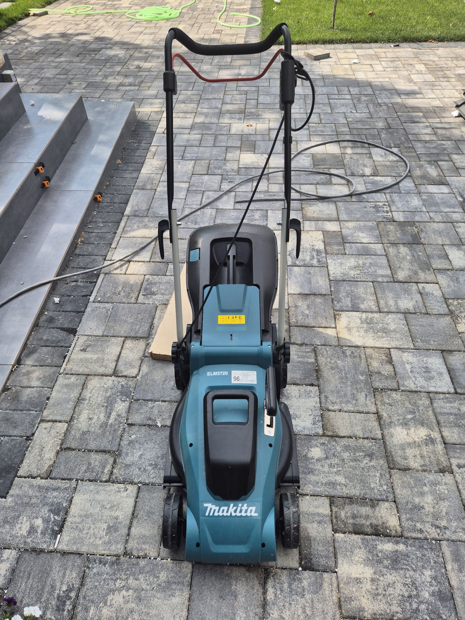 Masina tuns gazon electrica makita
